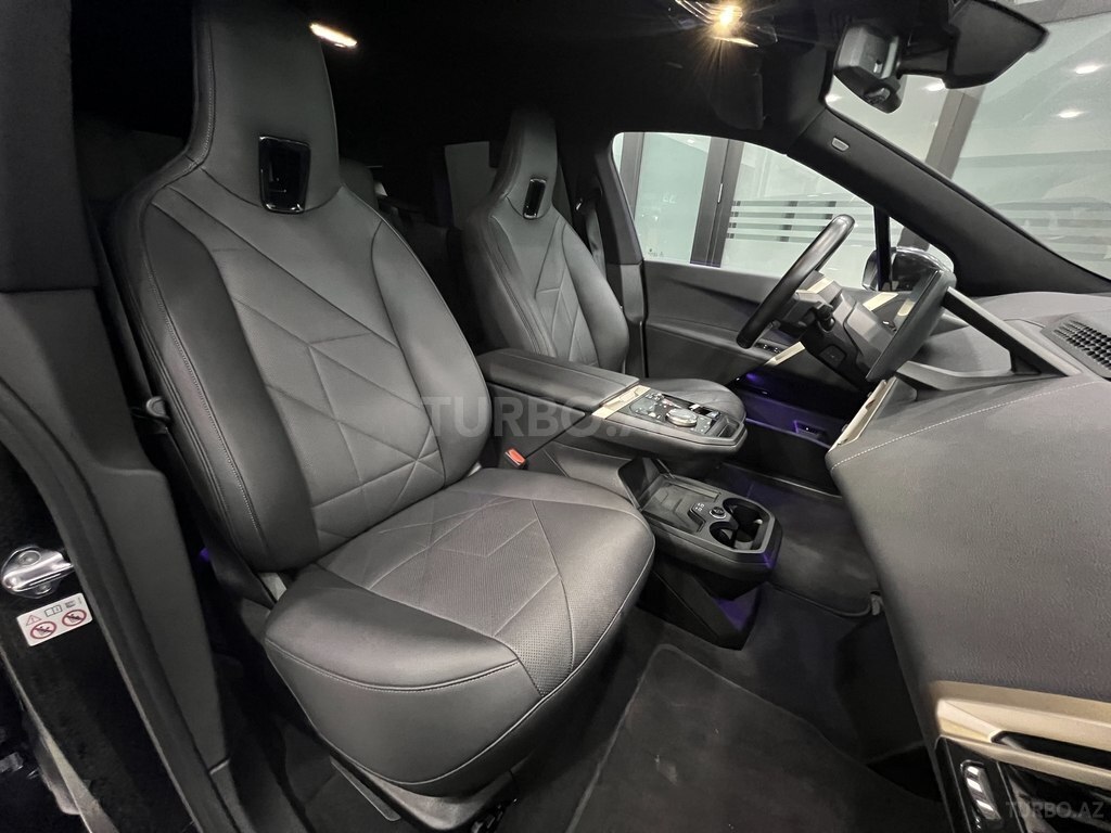 BMW iX
