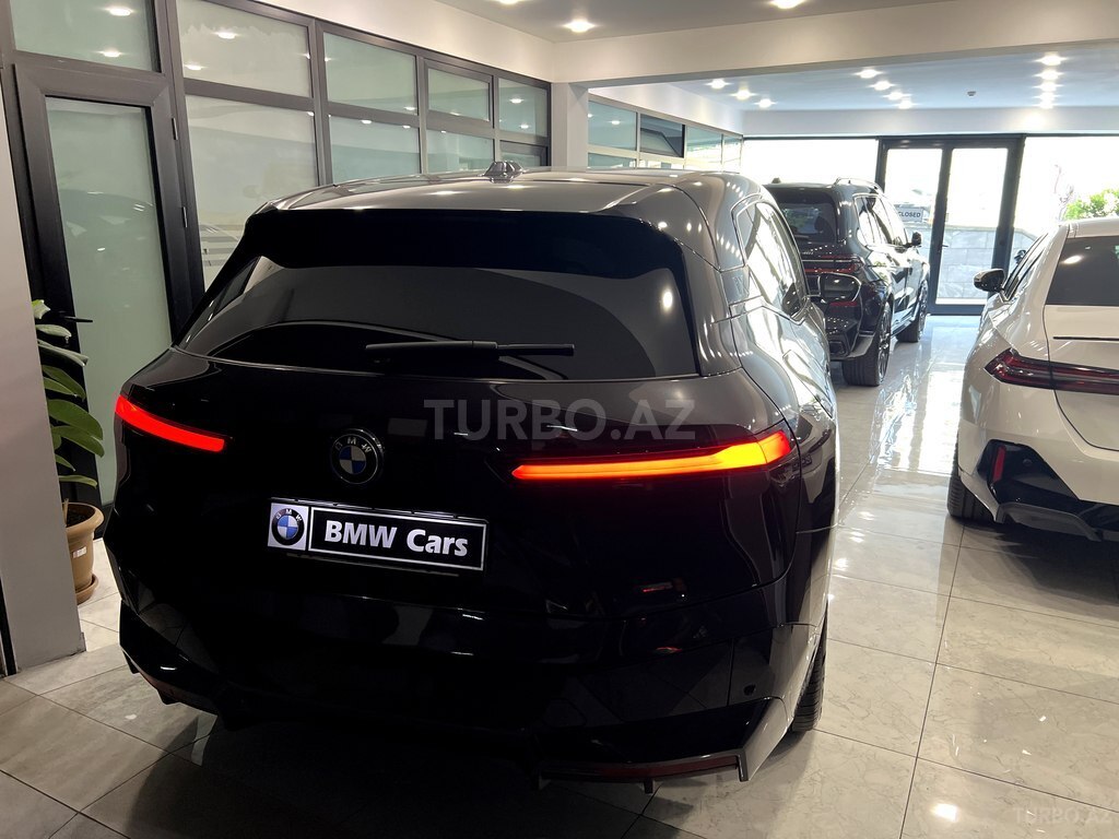 BMW iX