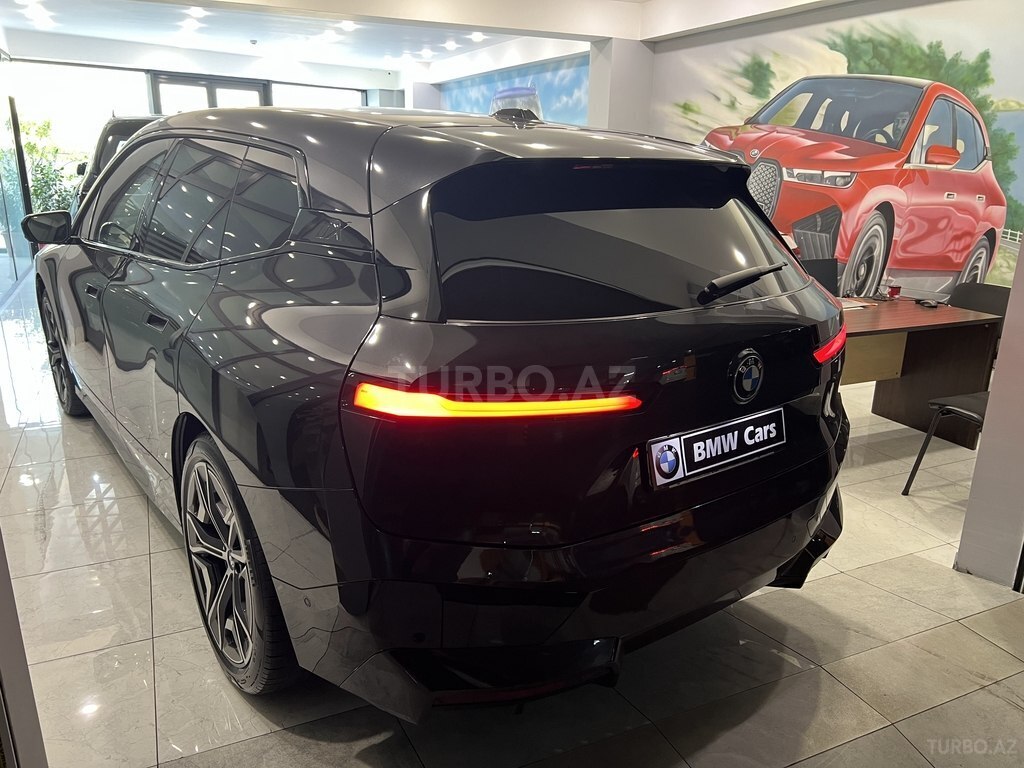 BMW iX