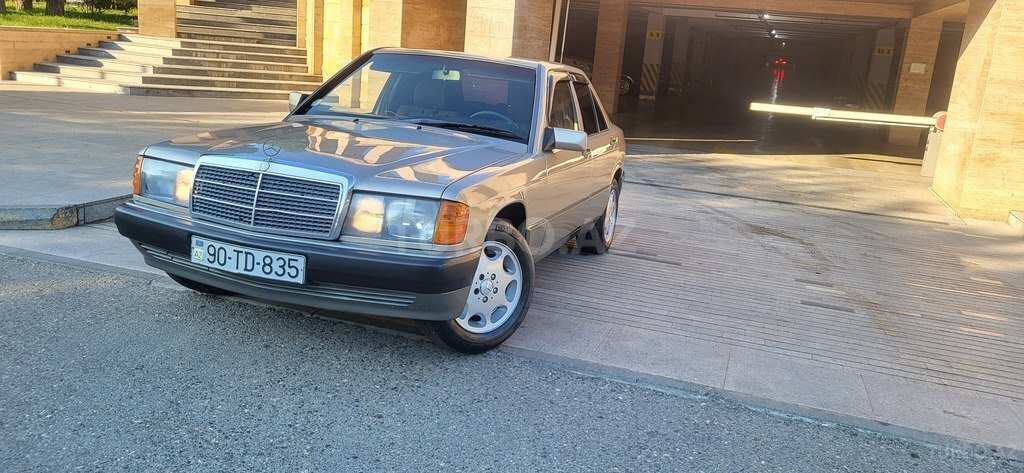 Mercedes 190