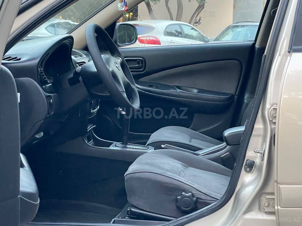 Nissan Sunny