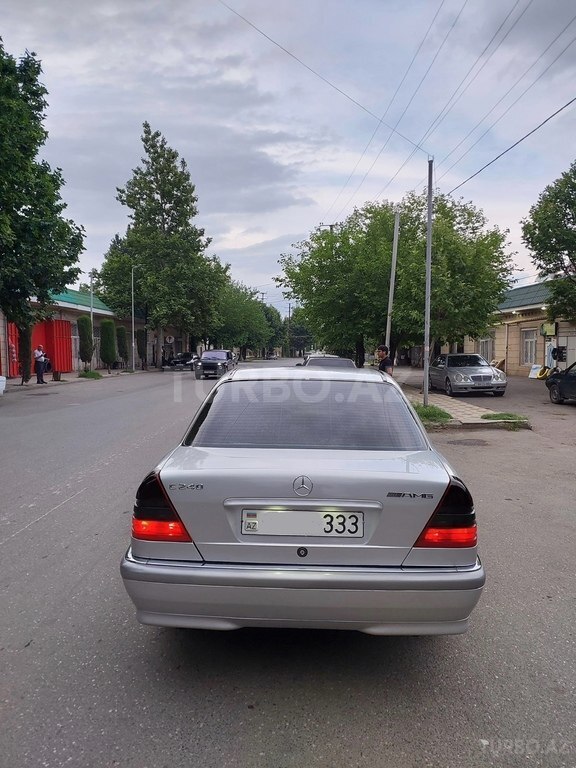 Mercedes C 240
