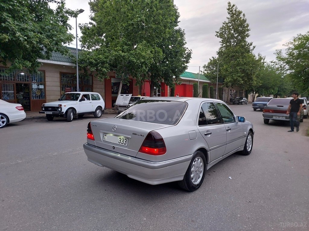Mercedes C 240
