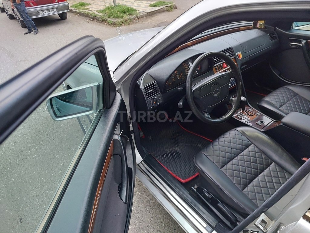 Mercedes C 240