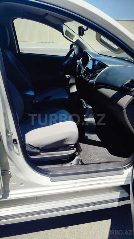 Mitsubishi L200