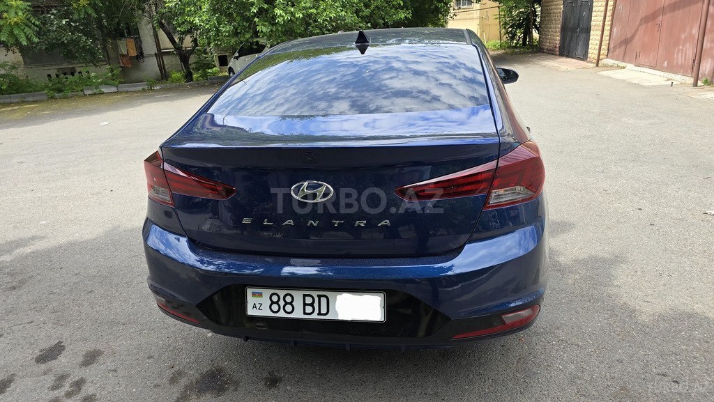 Hyundai Elantra