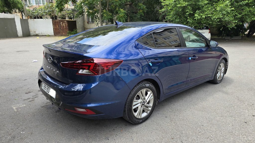 Hyundai Elantra