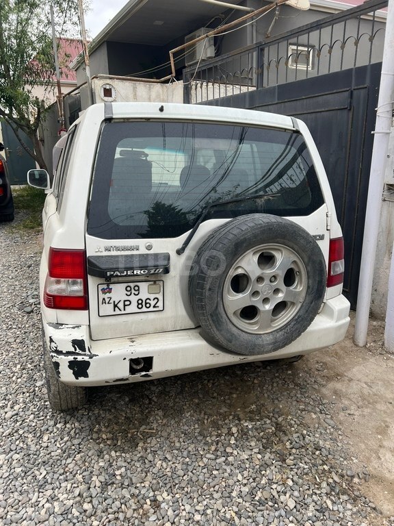 Mitsubishi Pajero io