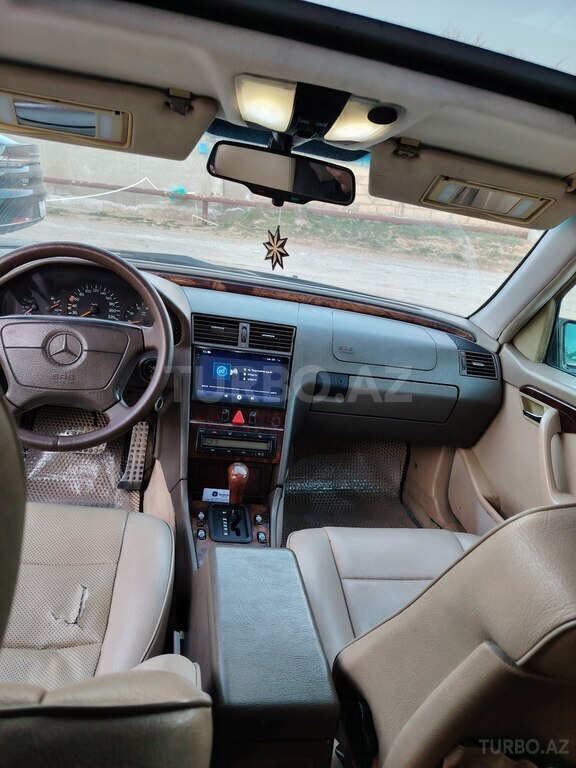 Mercedes C 220
