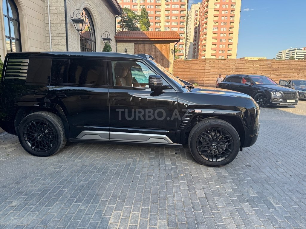 BYD Yangwang U8