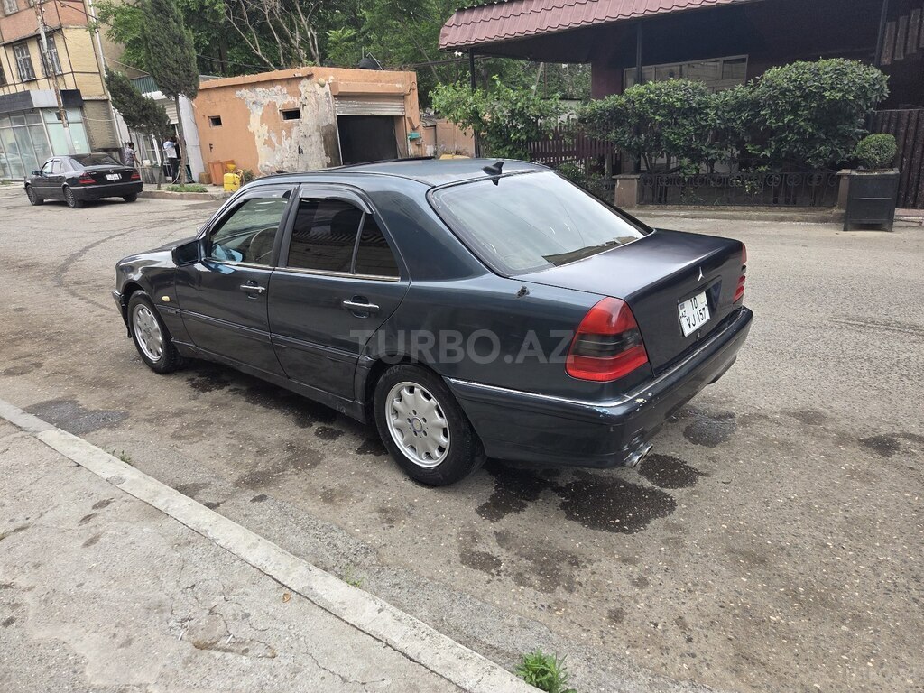 Mercedes C 200