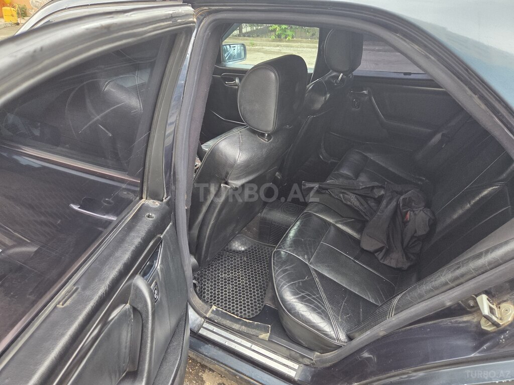 Mercedes C 200