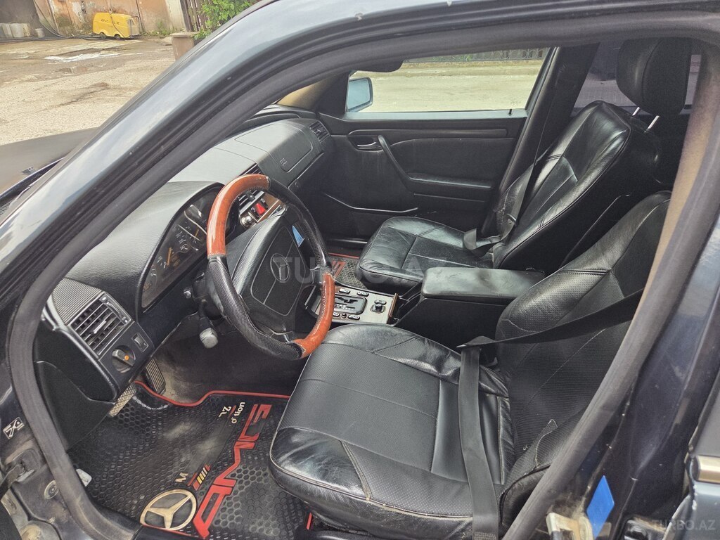 Mercedes C 200