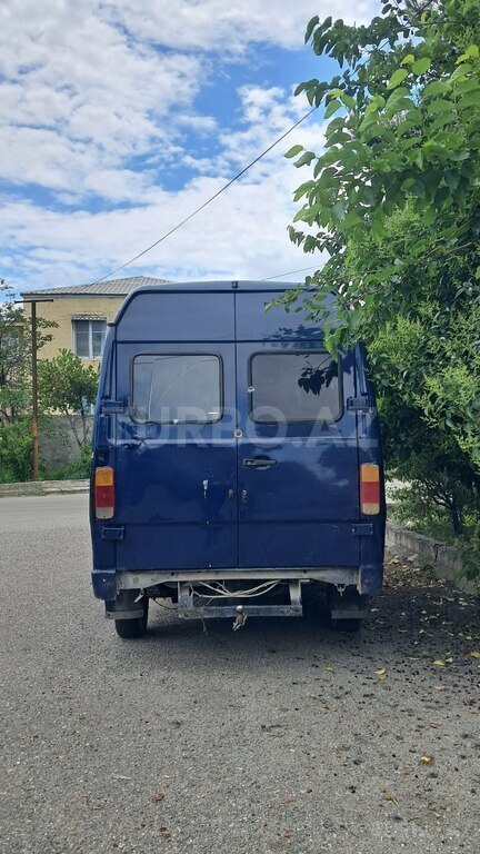 Mercedes 208 D