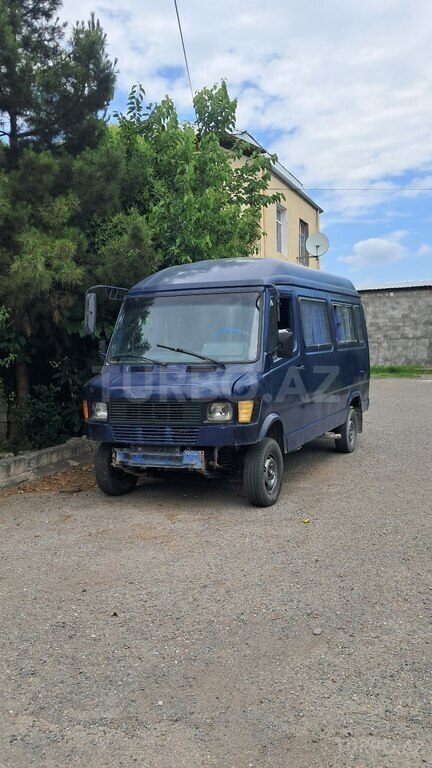 Mercedes 208 D