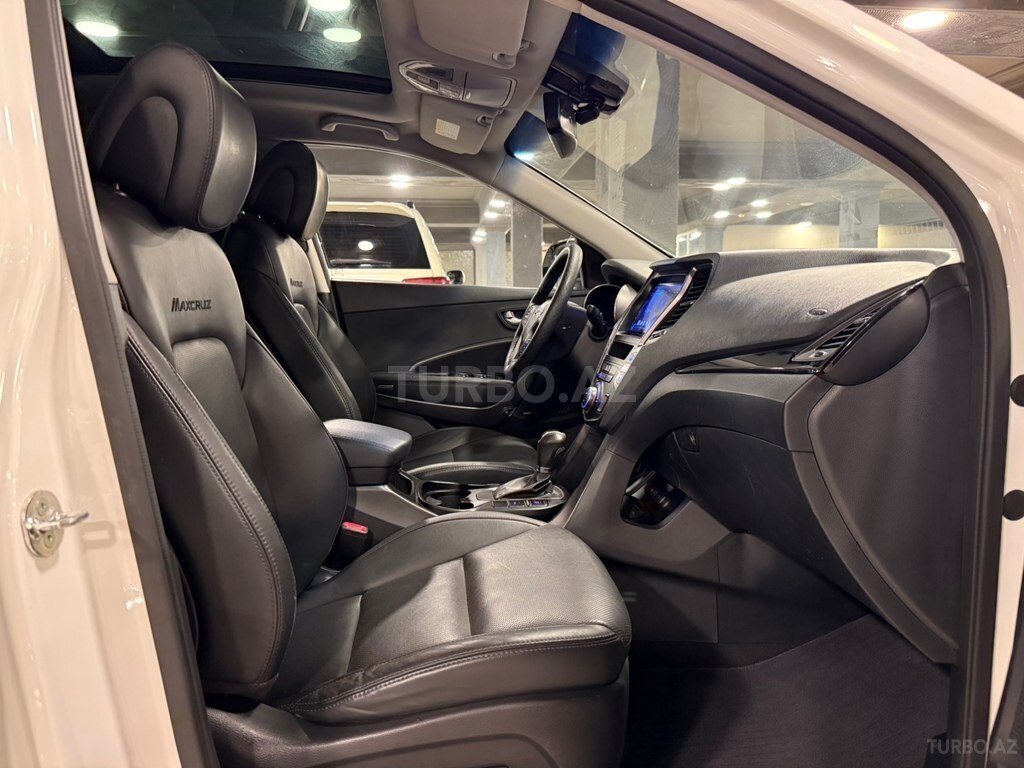 Hyundai Grand Santa Fe
