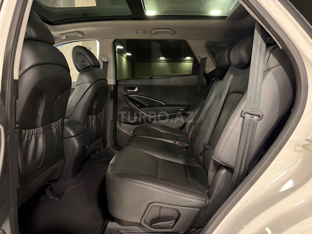Hyundai Grand Santa Fe