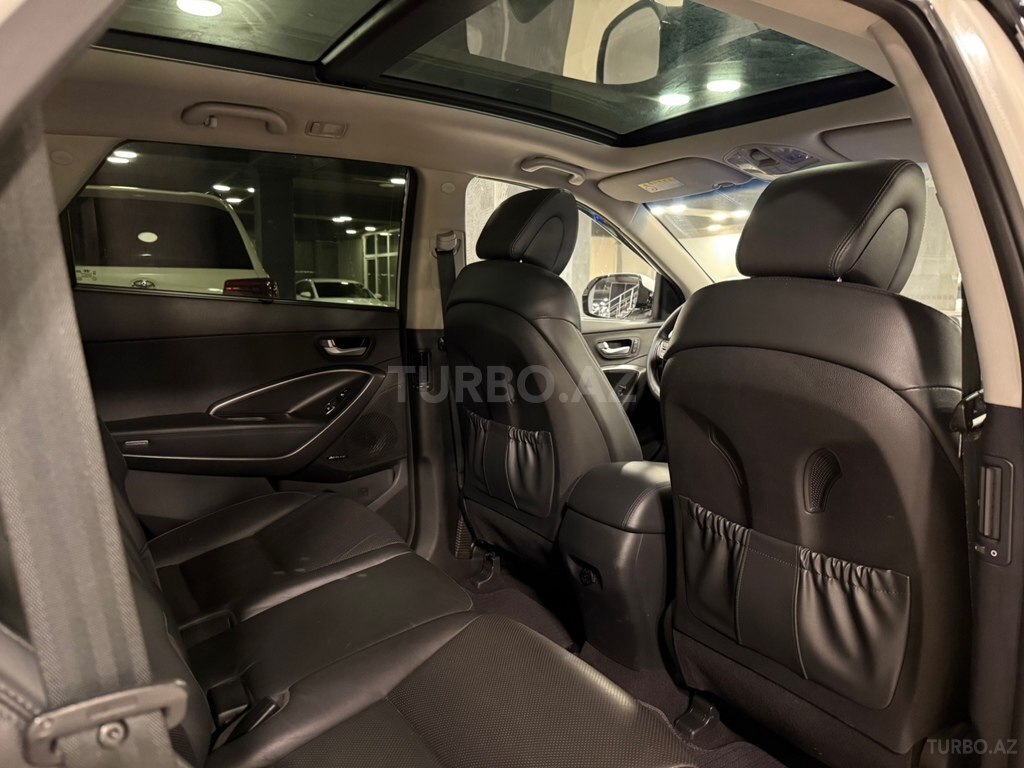 Hyundai Grand Santa Fe