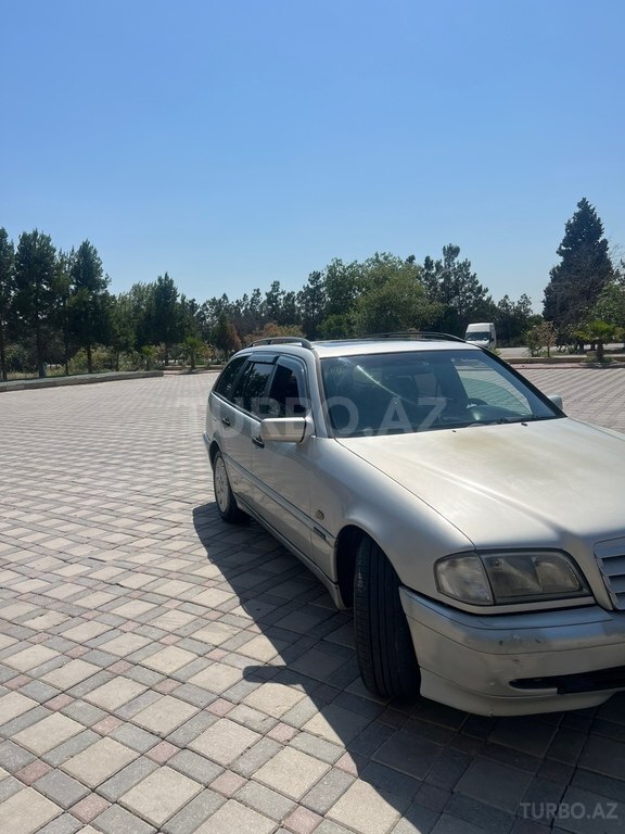 Mercedes C 180