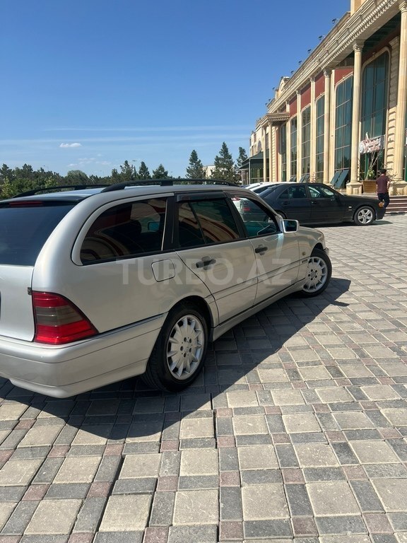 Mercedes C 180
