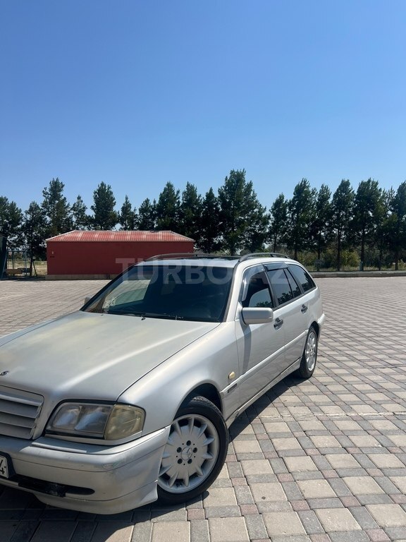 Mercedes C 180
