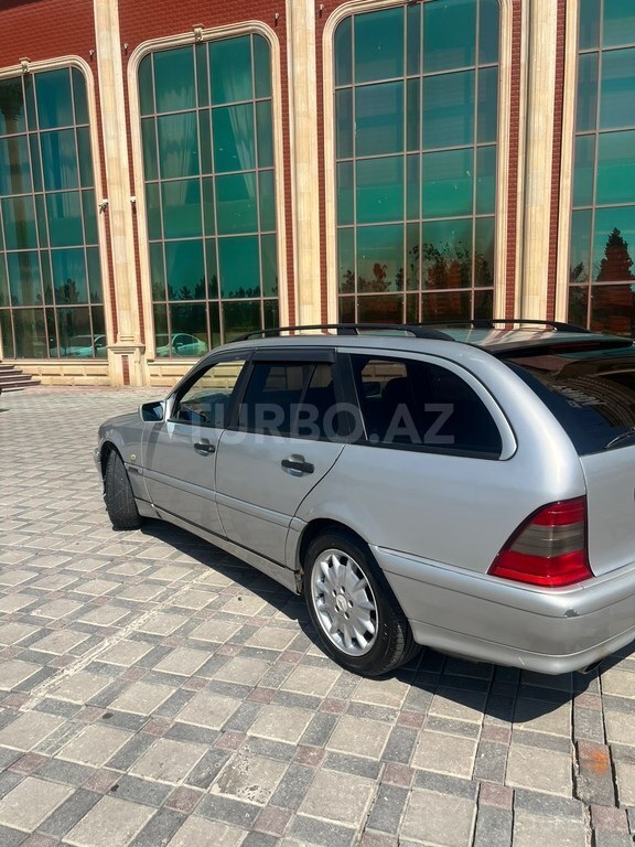 Mercedes C 180