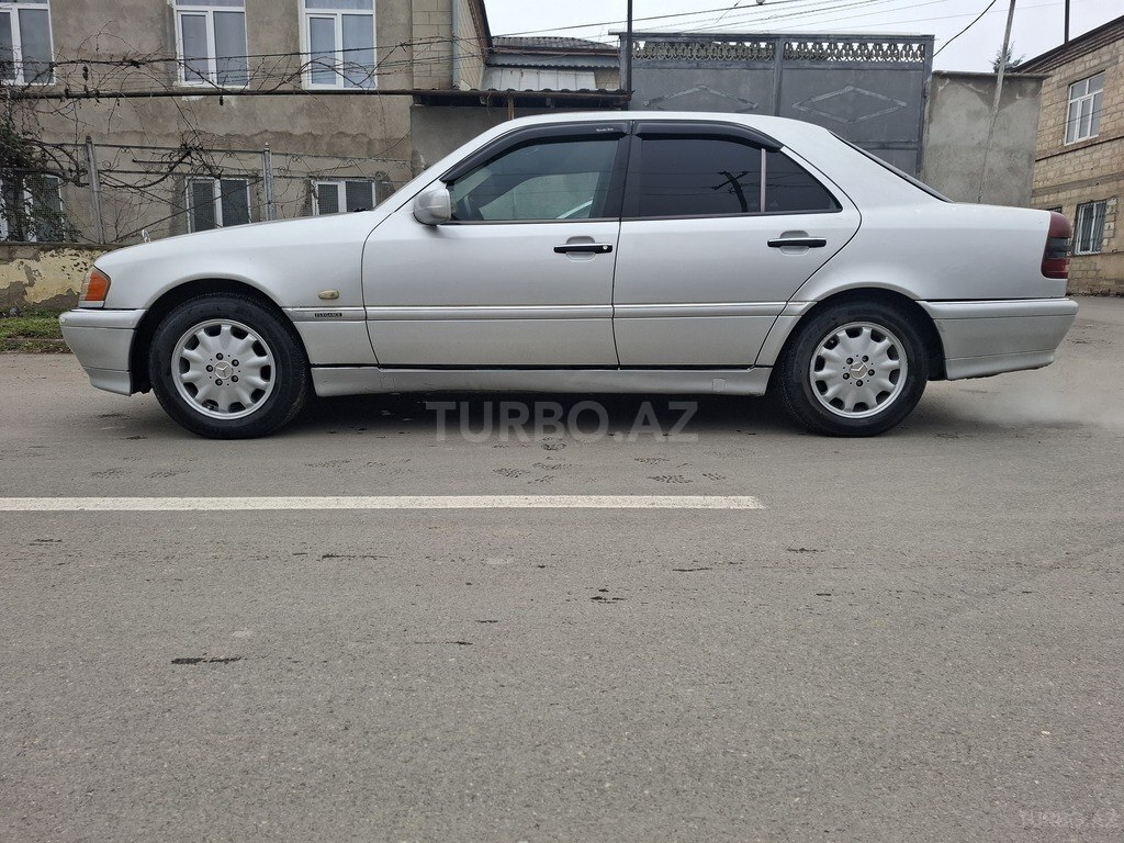 Mercedes C 180