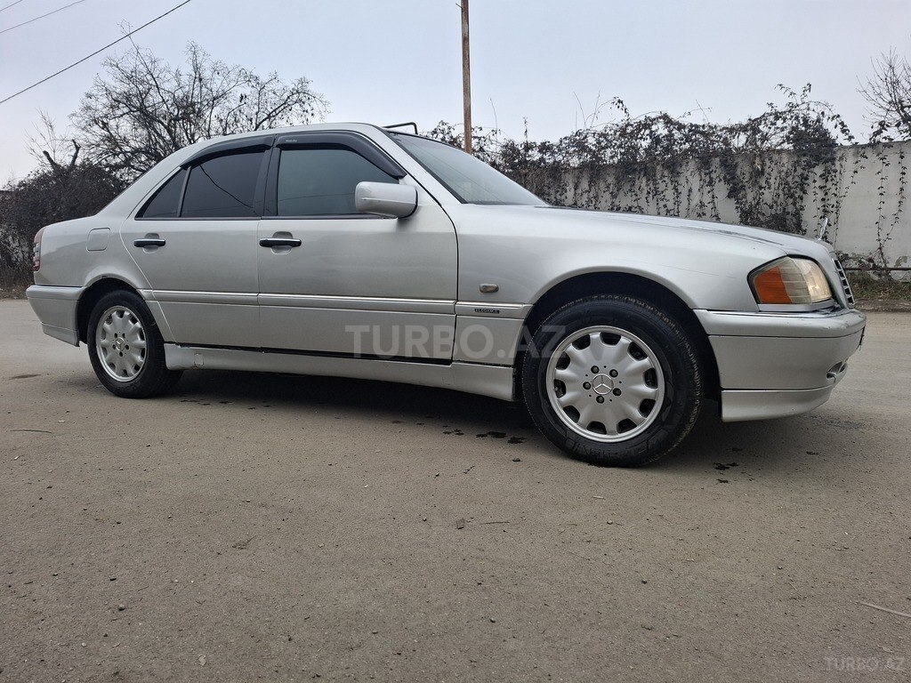 Mercedes C 180