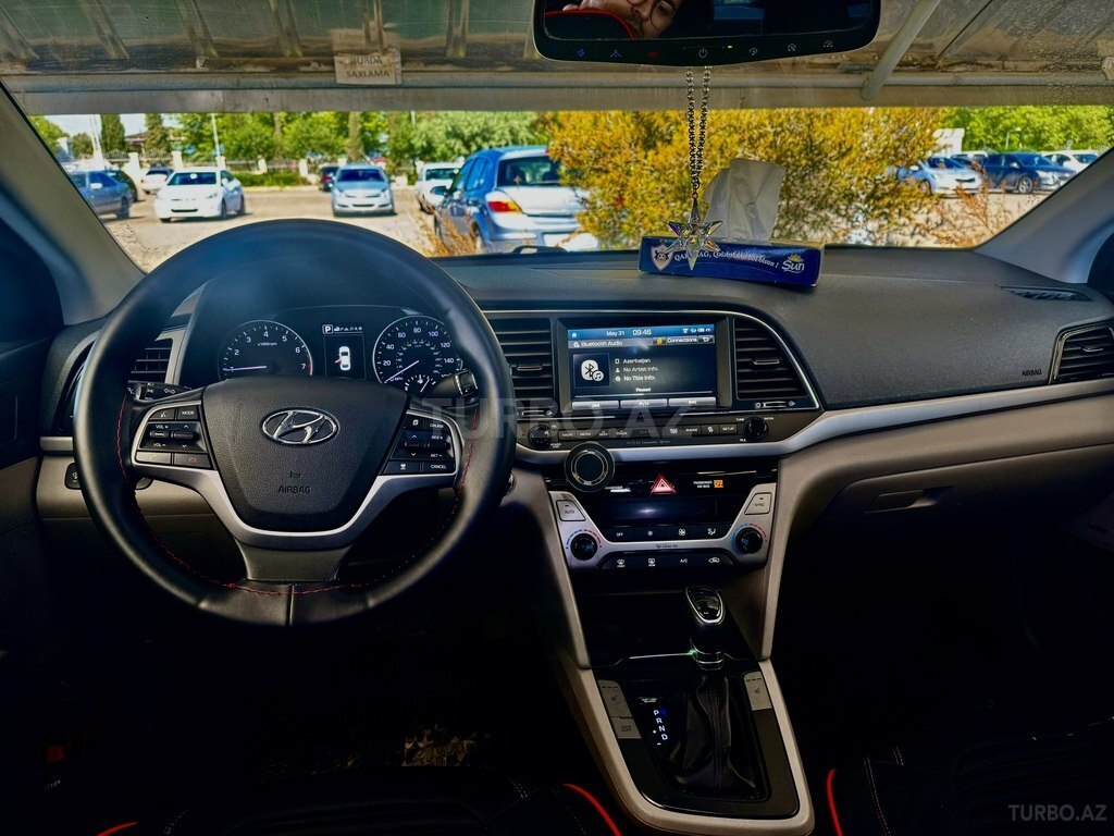 Hyundai Elantra