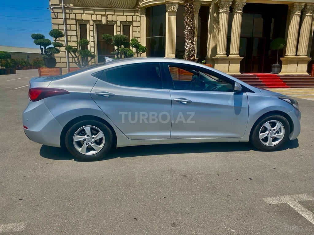 Hyundai Elantra