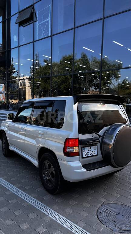 Mitsubishi Pajero io