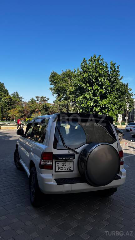 Mitsubishi Pajero io