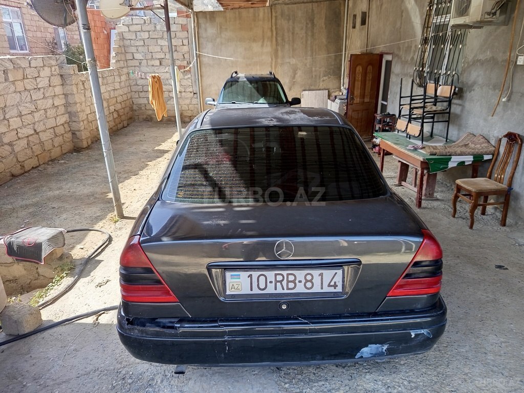 Mercedes C 180