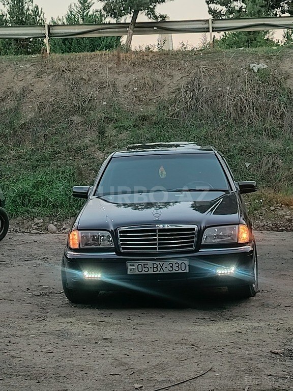 Mercedes C 180
