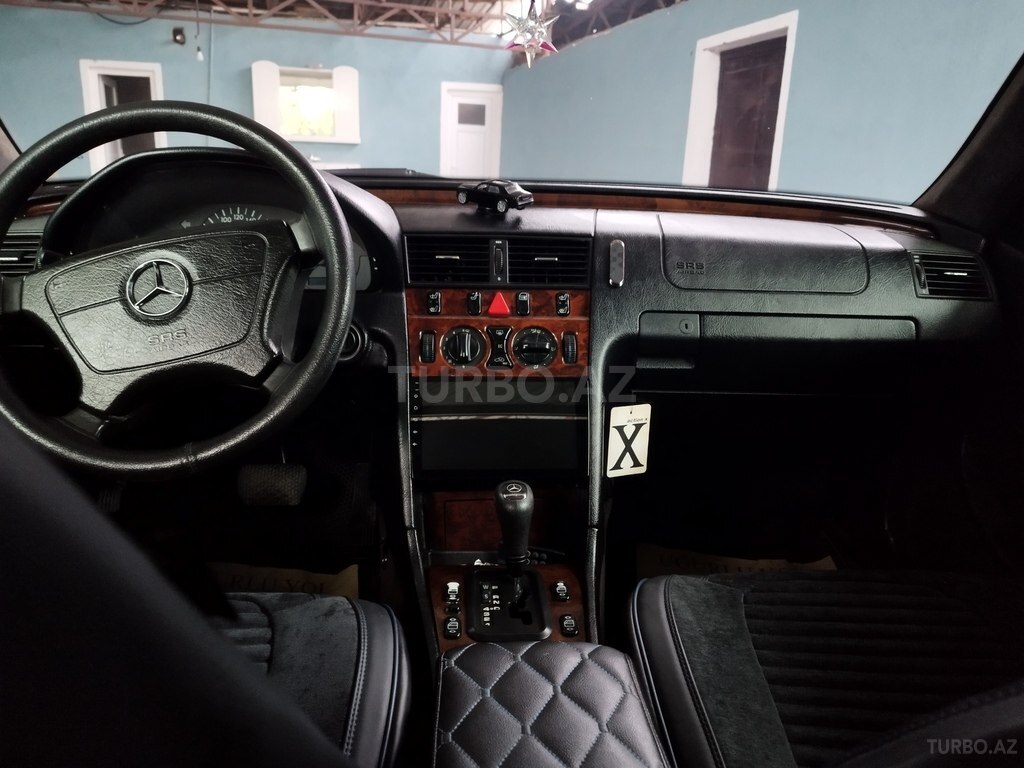 Mercedes C 180
