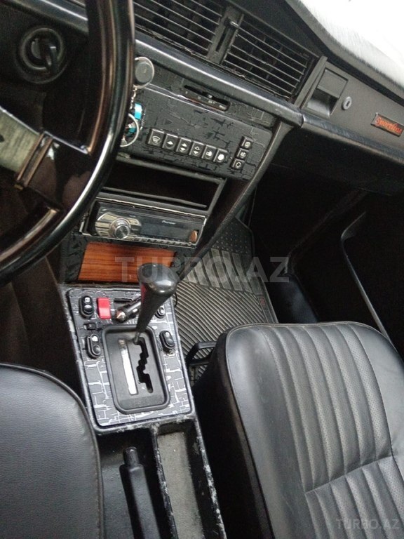 Mercedes 190