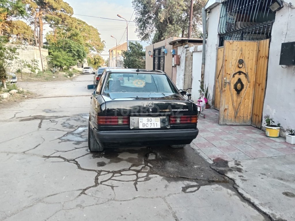 Mercedes 190