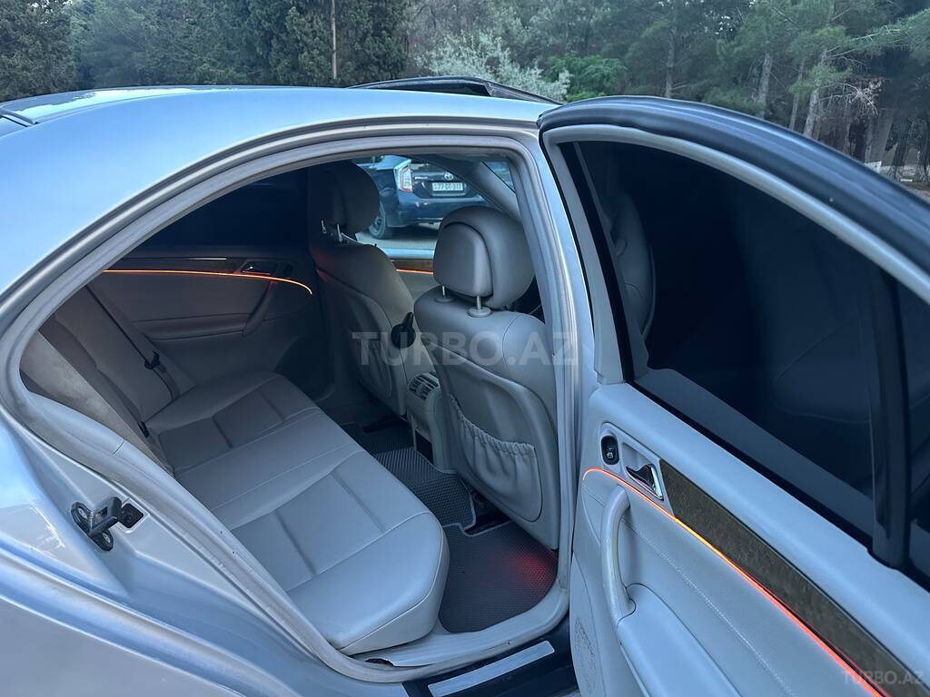 Mercedes C 230