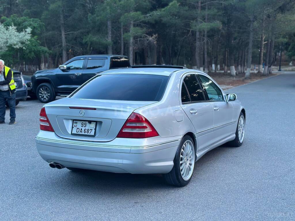 Mercedes C 230