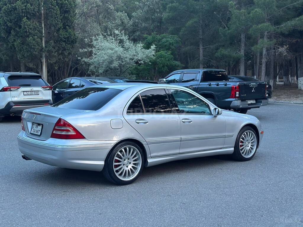 Mercedes C 230