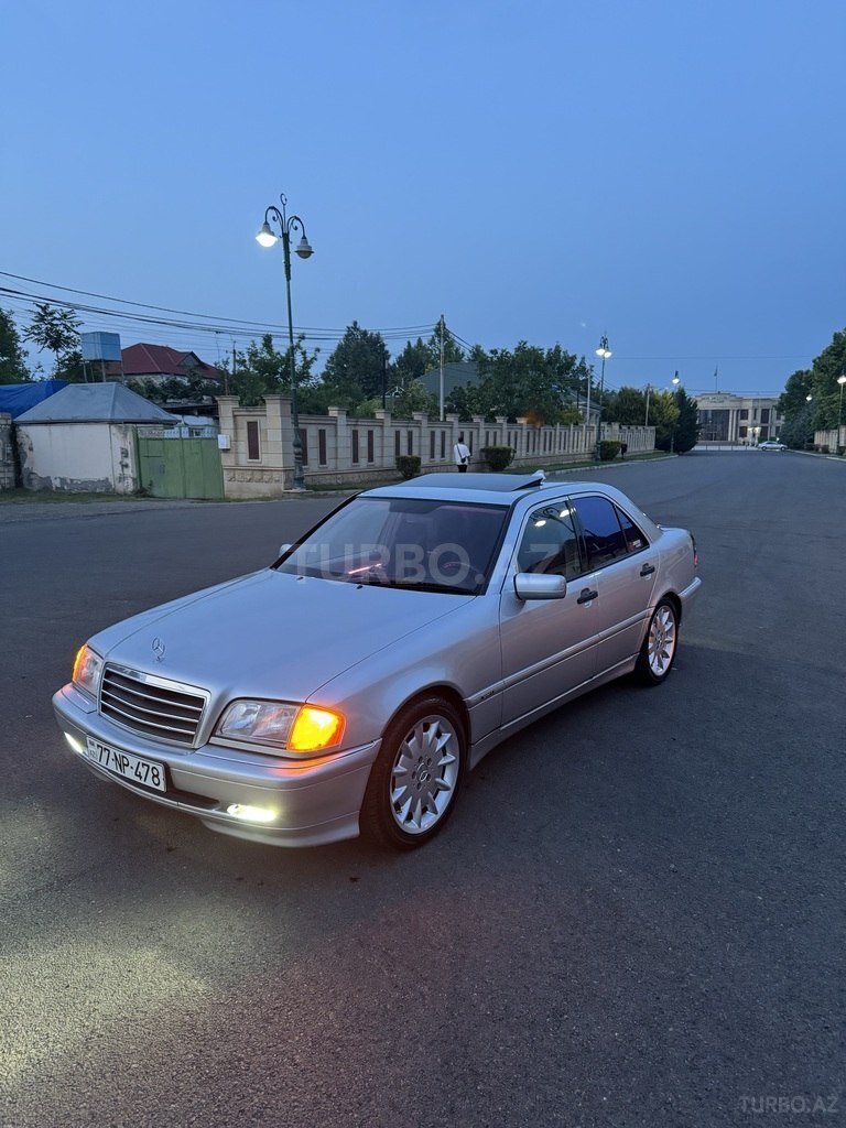 Mercedes C 230