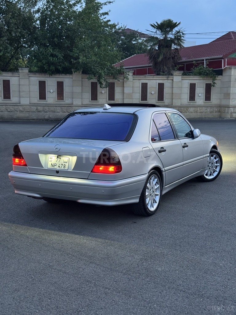 Mercedes C 230
