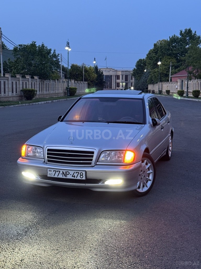 Mercedes C 230