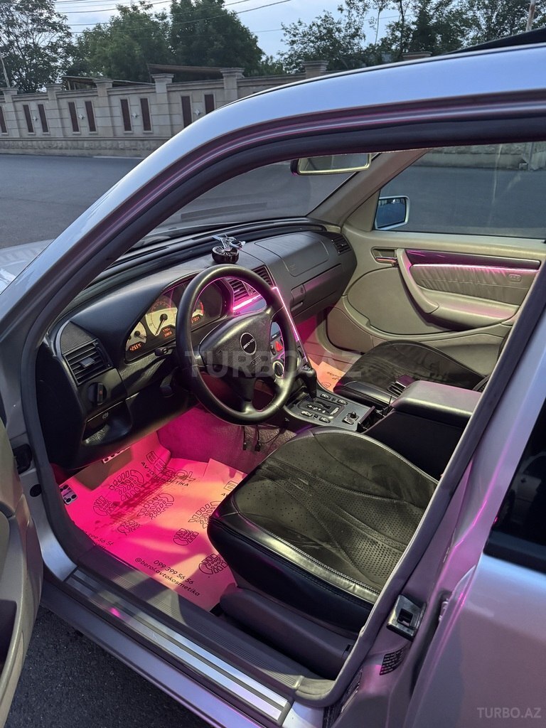 Mercedes C 230