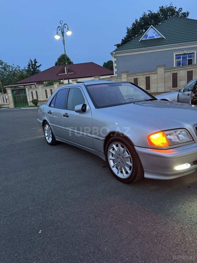Mercedes C 230