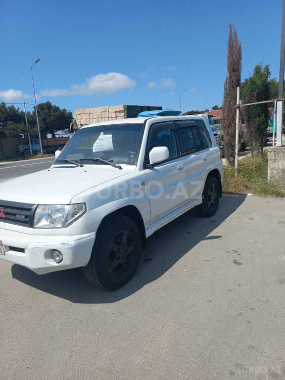 Mitsubishi Pajero io