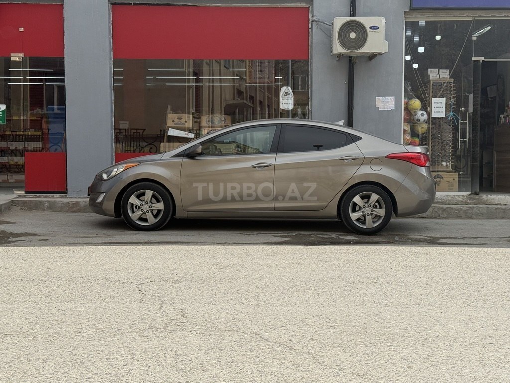 Hyundai Elantra