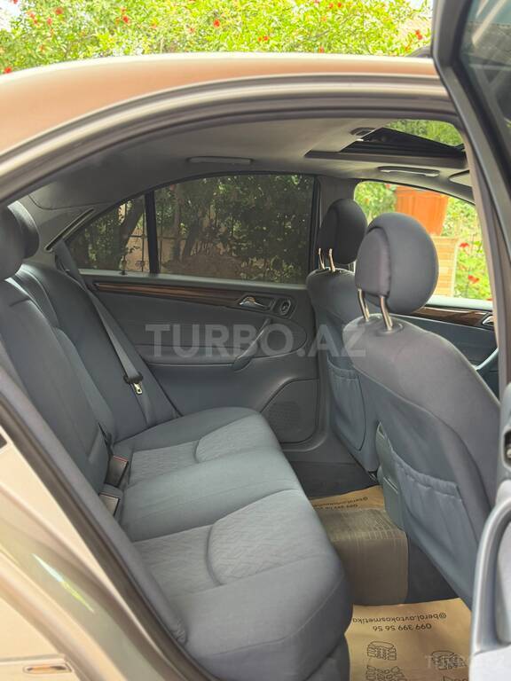 Mercedes C 200