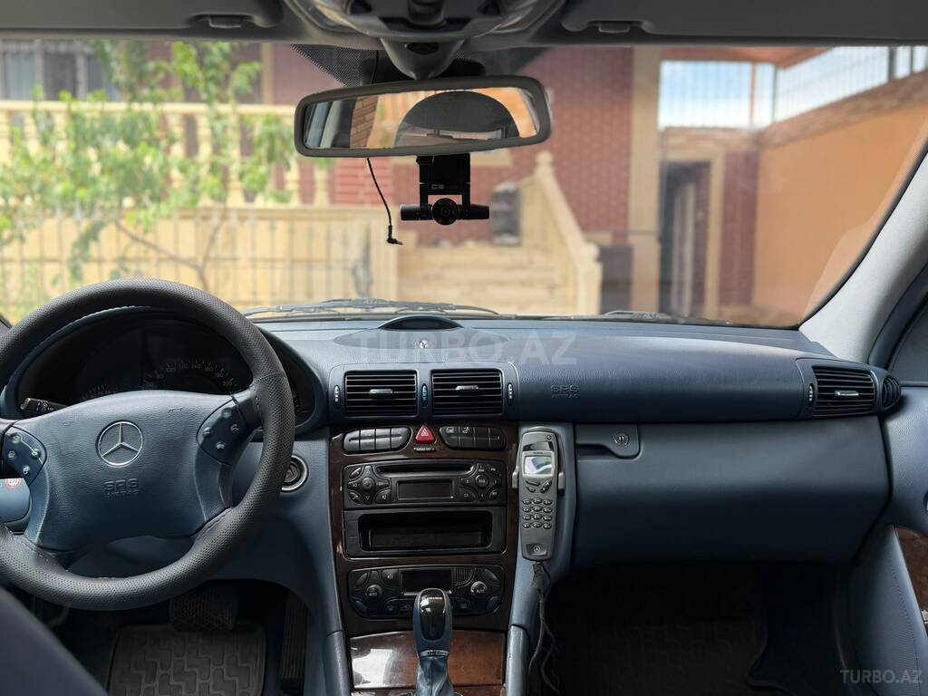 Mercedes C 200