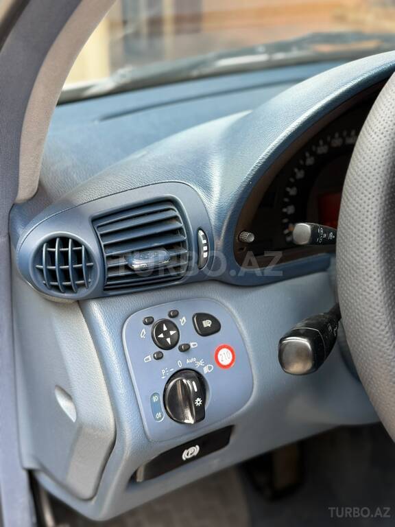 Mercedes C 200